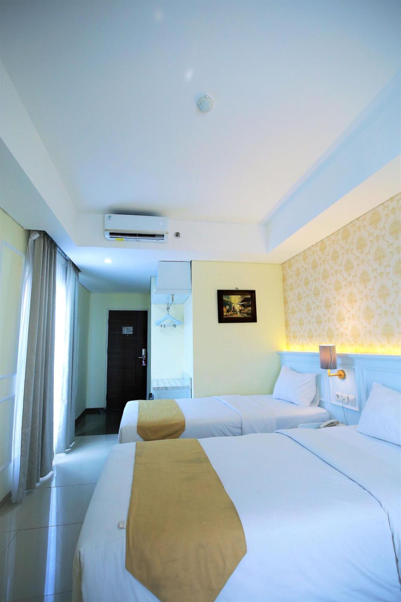 The Cube Hotel Malioboro, Azana Hotels Collection Γιογκιακάρτα Εξωτερικό φωτογραφία