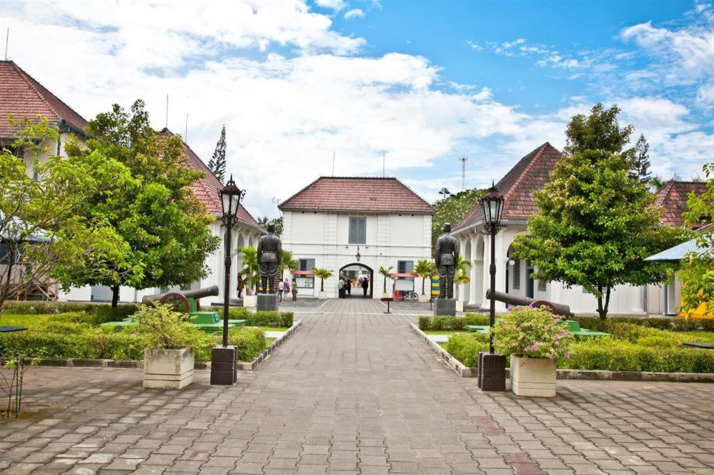 The Cube Hotel Malioboro, Azana Hotels Collection Γιογκιακάρτα Εξωτερικό φωτογραφία