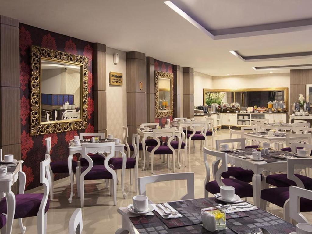 The Cube Hotel Malioboro, Azana Hotels Collection Γιογκιακάρτα Εξωτερικό φωτογραφία