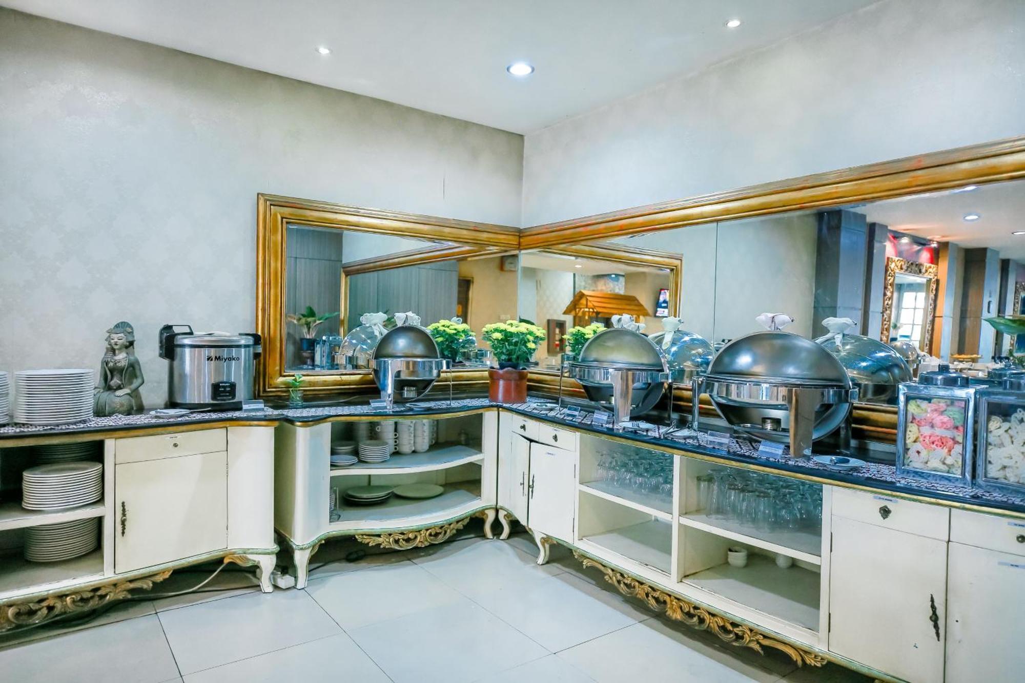 The Cube Hotel Malioboro, Azana Hotels Collection Γιογκιακάρτα Εξωτερικό φωτογραφία