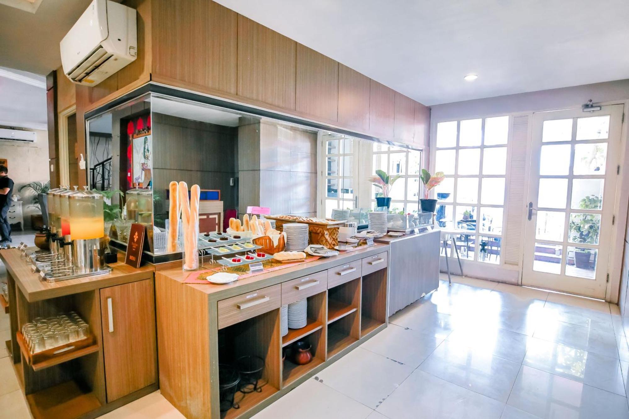 The Cube Hotel Malioboro, Azana Hotels Collection Γιογκιακάρτα Εξωτερικό φωτογραφία